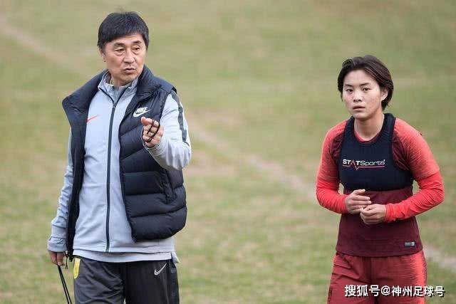 川崎任意球声东击西偷袭得手，泰山两球落后