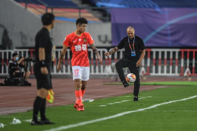 拜仁巴萨比赛期间穆勒家中被盗 损失六位数的现金